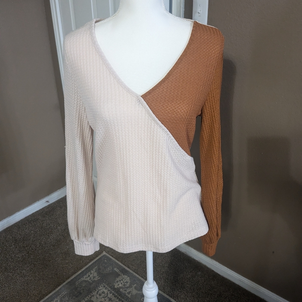 Ladies long sleeve top